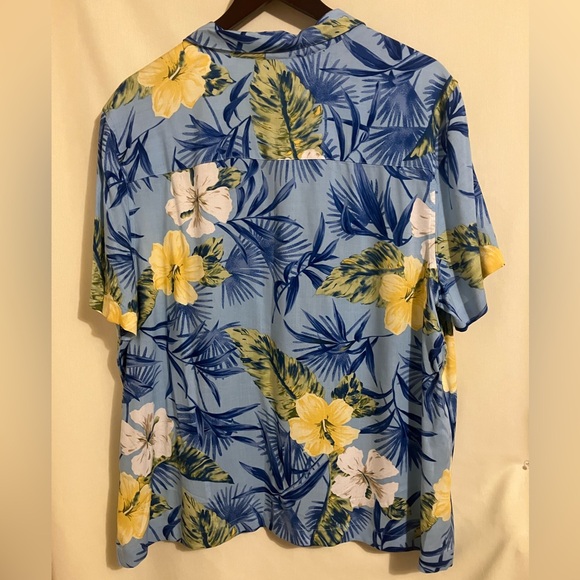 Southern Lady Women's Blue Floral Short Sleeve Button Up Hawaiian Shirt Size 1X - Picture 5 of 8